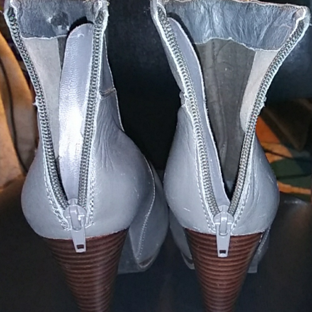 Shoes - Picture 2 of 5